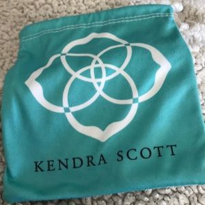 Meet your Posher, Kelli